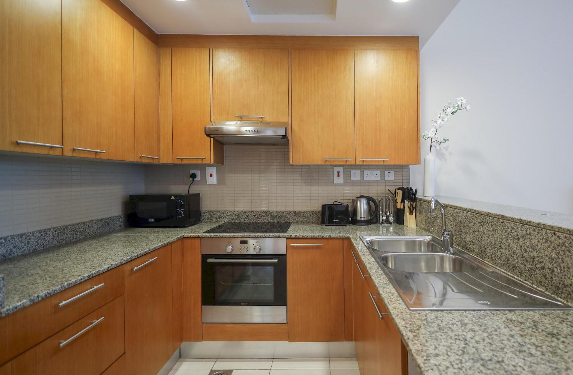Elite Lux Homes - Modern Comfort In Business Bay *